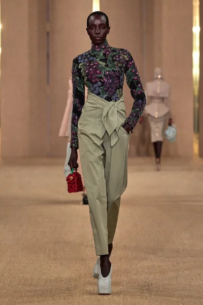 Look 8